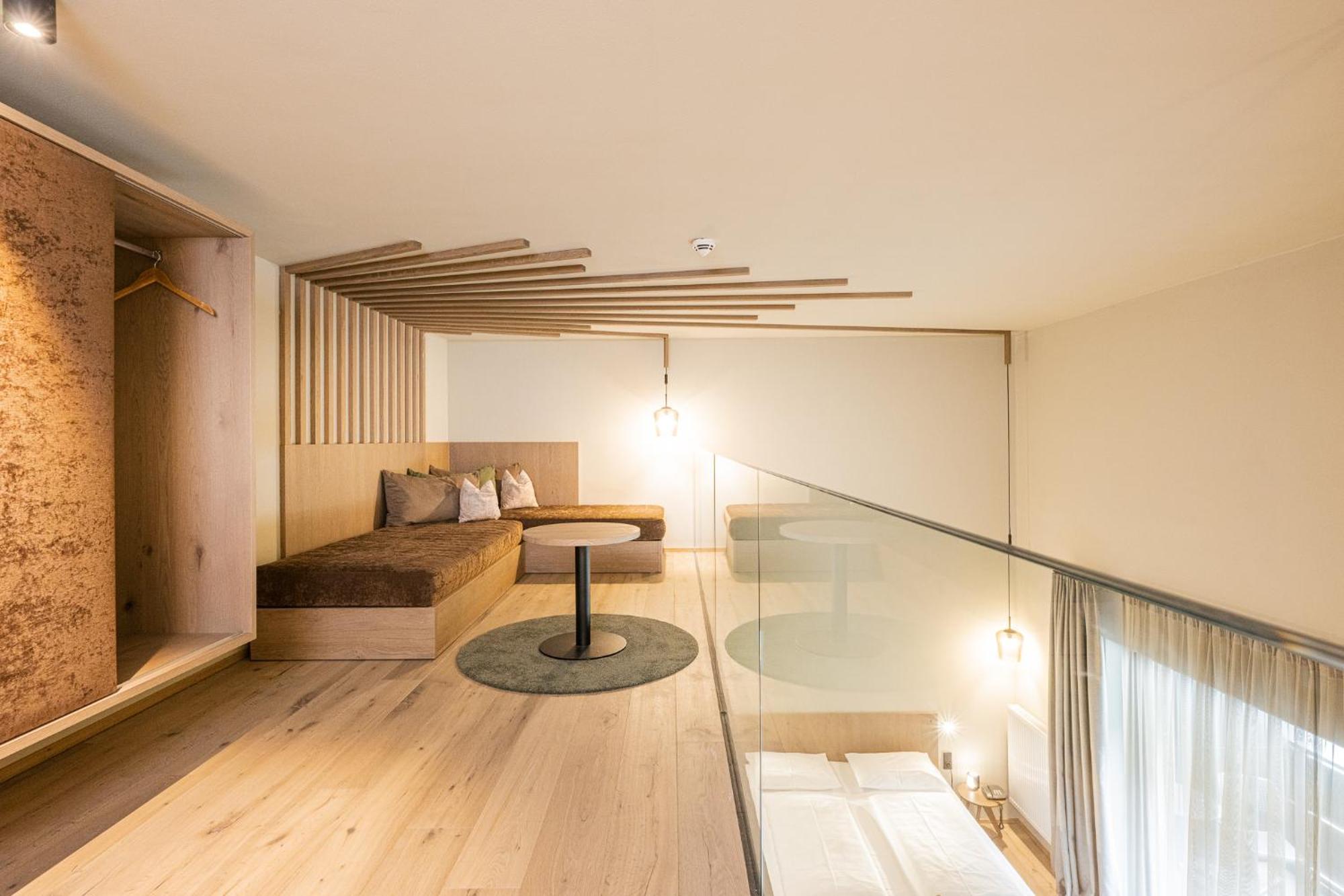 Hotel Loewe Dolomites San Candido Esterno foto