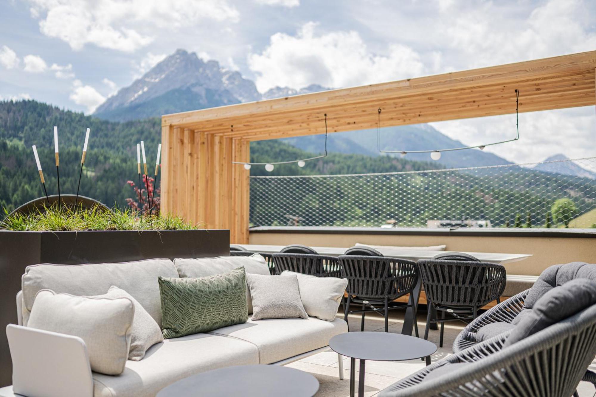 Hotel Loewe Dolomites San Candido Esterno foto