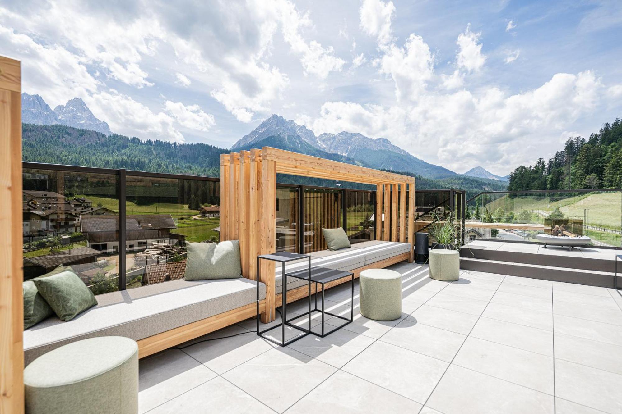 Hotel Loewe Dolomites San Candido Esterno foto