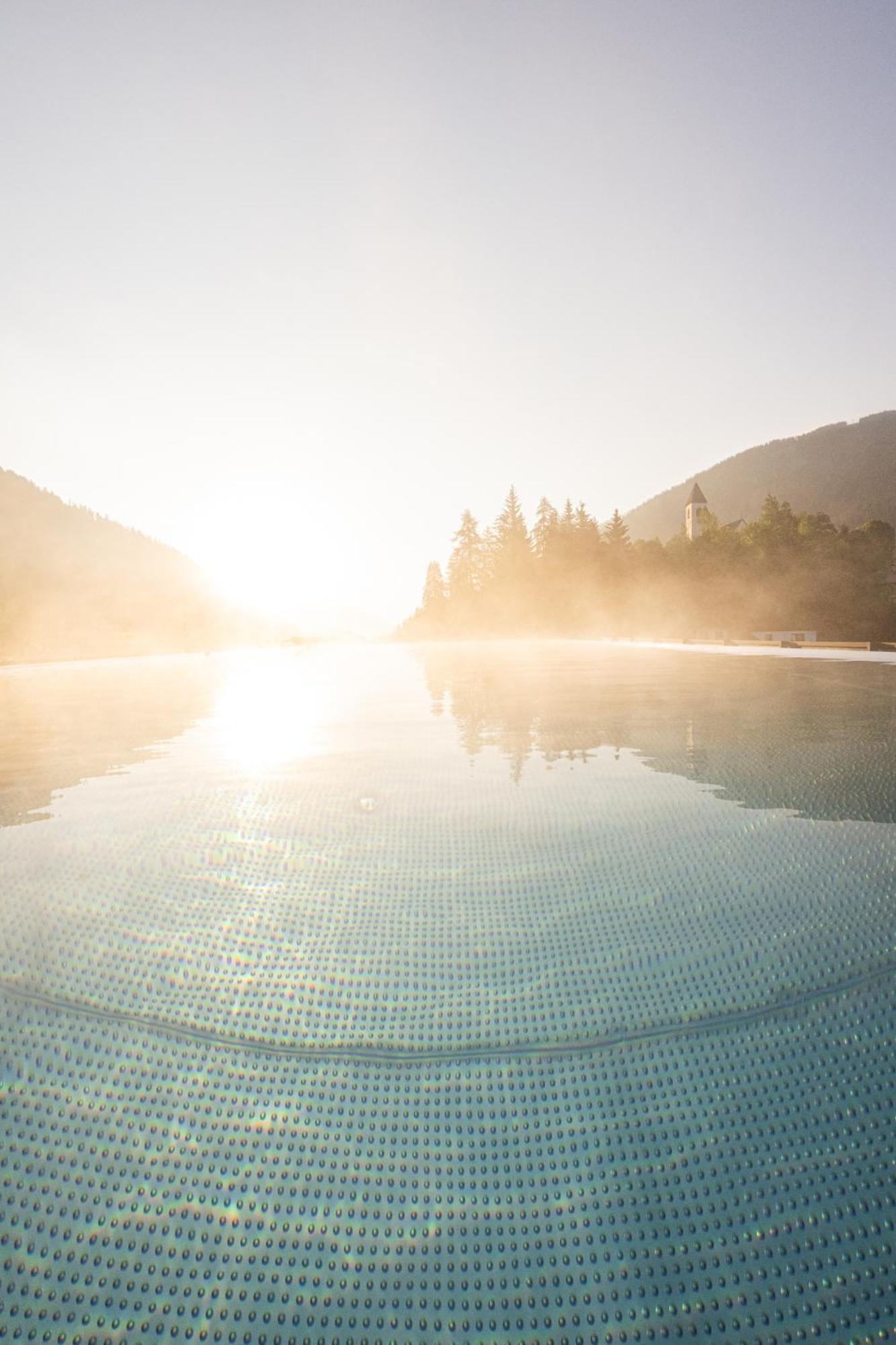 Hotel Loewe Dolomites San Candido Esterno foto
