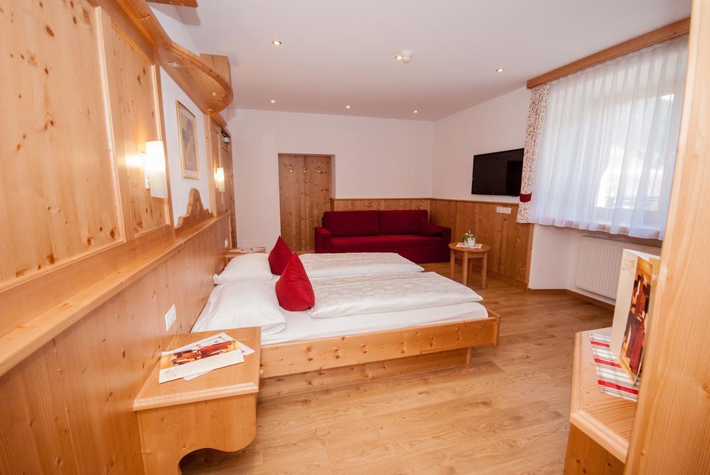 Hotel Loewe Dolomites San Candido Esterno foto