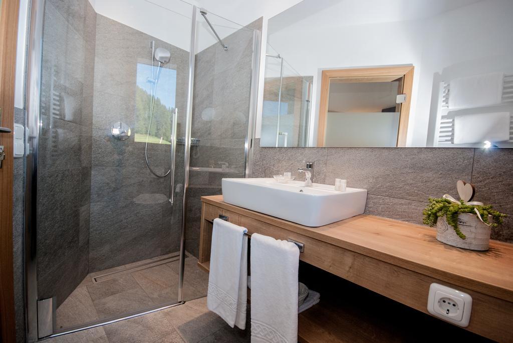 Hotel Loewe Dolomites San Candido Esterno foto