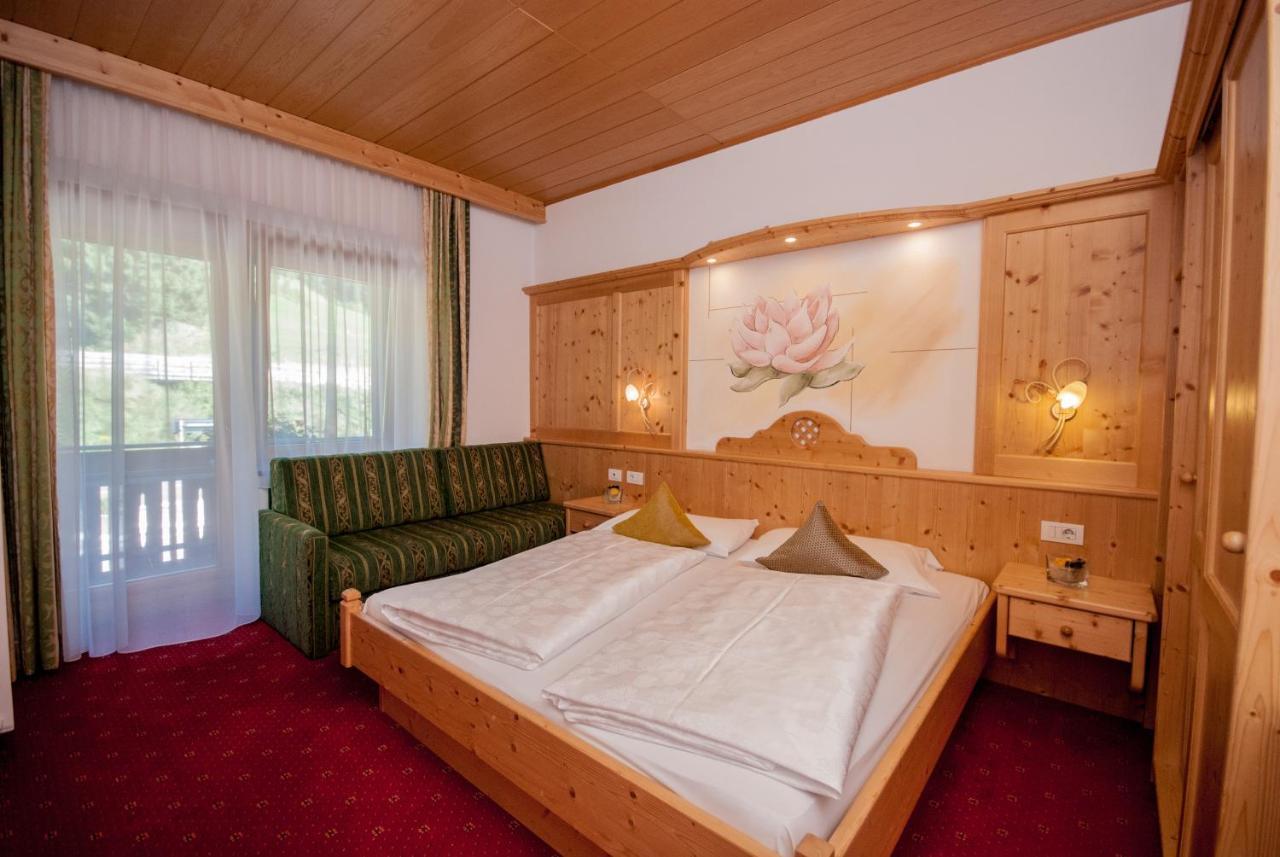 Hotel Loewe Dolomites San Candido Esterno foto