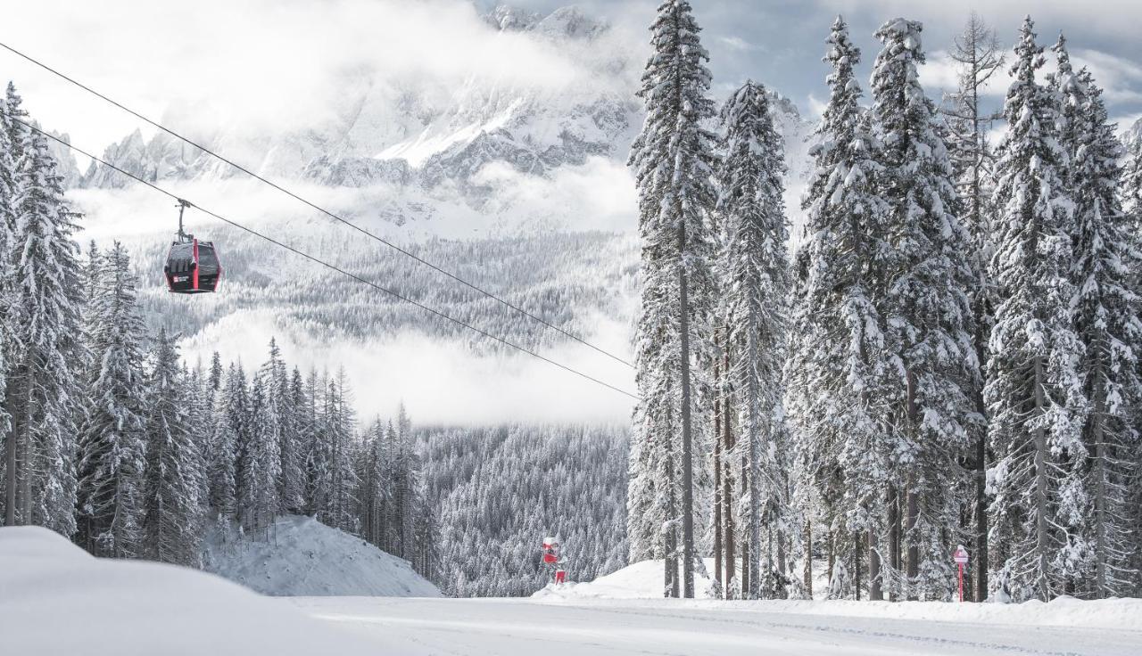 Hotel Loewe Dolomites San Candido Esterno foto
