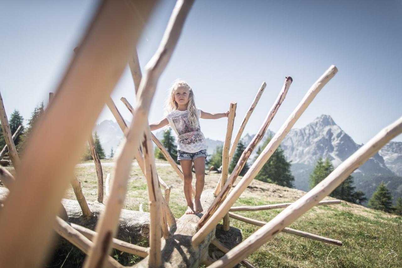 Hotel Loewe Dolomites San Candido Esterno foto