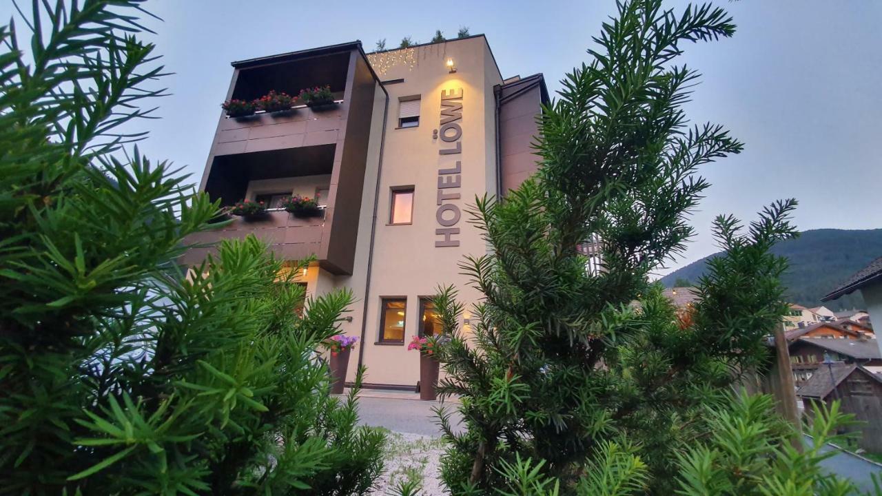 Hotel Loewe Dolomites San Candido Esterno foto
