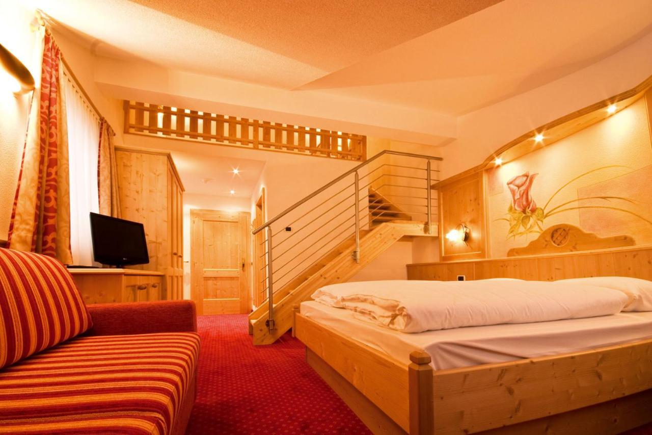 Hotel Loewe Dolomites San Candido Esterno foto